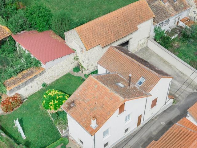 Charmante maison rénovée Grange Grand Terrain 173m² Beauregard Vendon