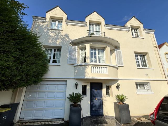 Charmante maison située dans le quartier de Coeuilly