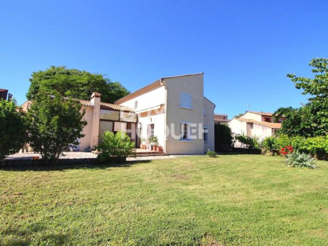 Charmante Maison Tarascon 129m2 avec garages et jardin