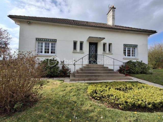 CHARMANTE MAISON TRADITIONNELLE CENTRE BOURG DE PLAIN PIED 3 CHAMBRES
