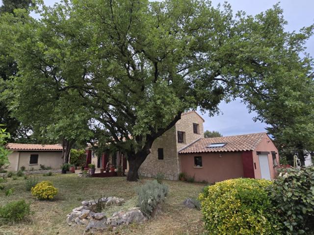 CHARMANTE MAISON