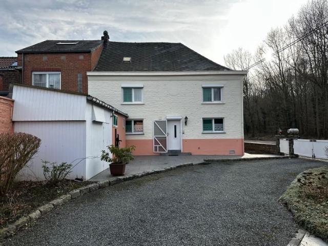 Charmante maison 3 façades, haut potentiel à l'orée du bois