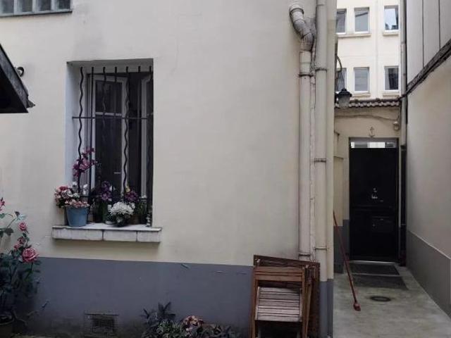 Charmante maison 3 pièces avec cheminée à Clignancourt