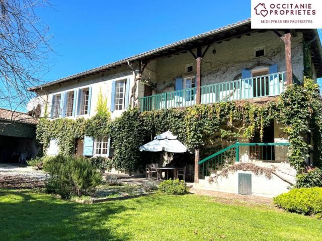 Charmante maison 5 chambres avec grande salle de récepti