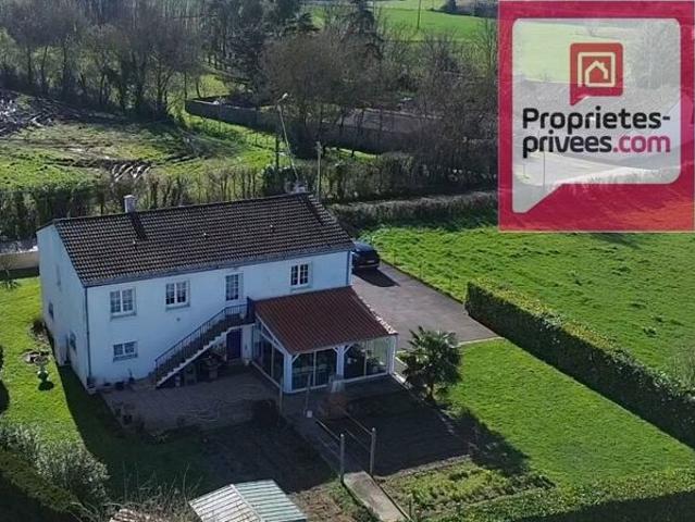 CHARMANTE MAISON 4 chambres 2 SDE sur terrain 1100 m2 clôturé et plat