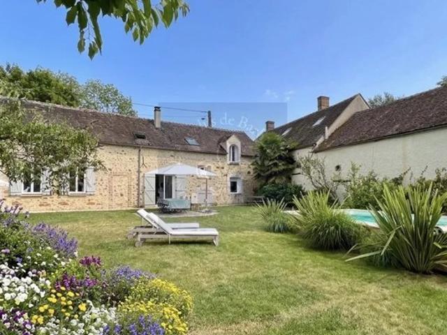 Charmante maison 8 pièces avec piscine