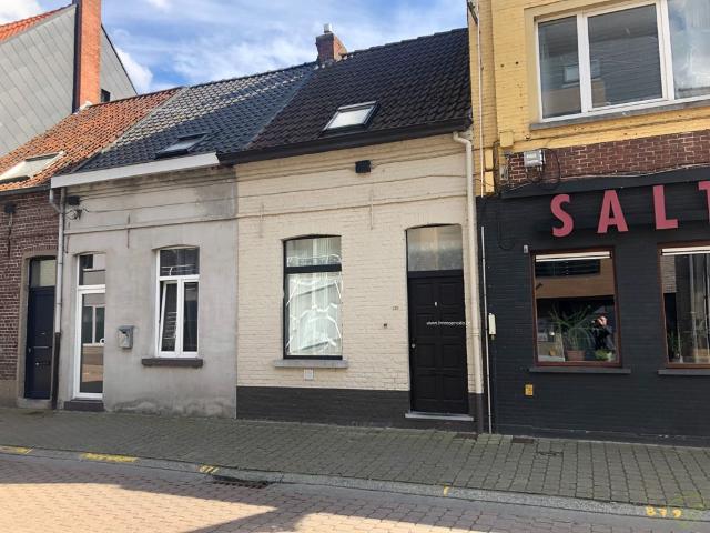 Charmante starterswoning vlakbij het centrum van Eeklo!