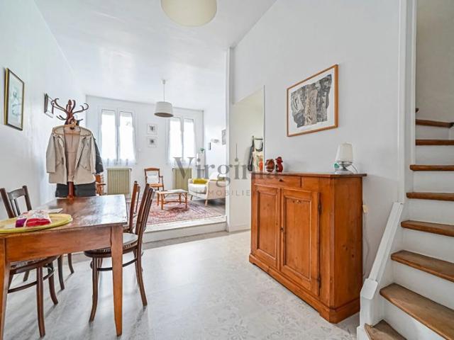 Charmante petite maison avec jardin Proche métro Stade