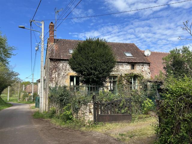 Charmante petite maison avec piscine 135m² Chaillac