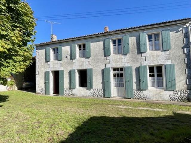 Charmante propriété à fort potentiel située à Doeuil sur le Mignon