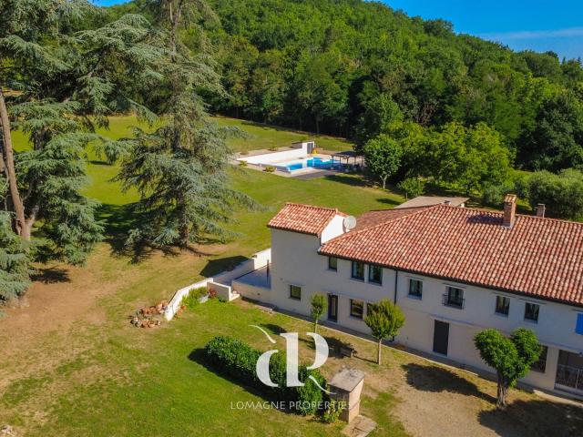 Charmante propriété de deux maisons alliant caractère et con. 500m² Beaumont de Lomagne