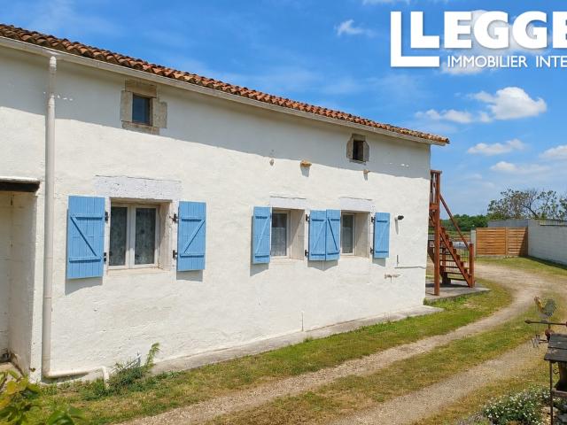 Charmante propriété en pierre avec maison d’amis et vue campagne près de Poitiers