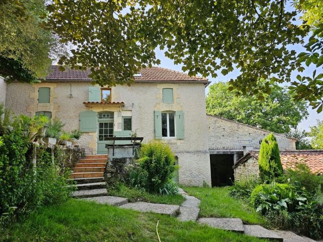 Charmante propriété en pierre avec deux habitations, piscine. 181m² Saint Sardos