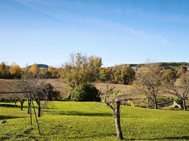 Charmante propriété en pierre avec gîte et dépendances Entre Lauzerte et Cahors