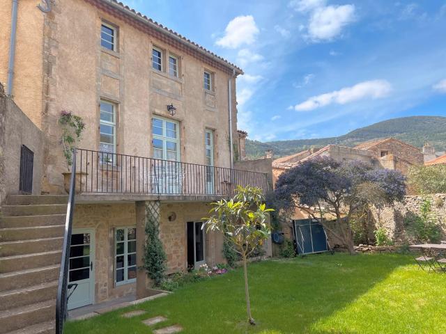 Charmante propriété en pierre rénovée avec potentiel de reve. 261m² Limoux