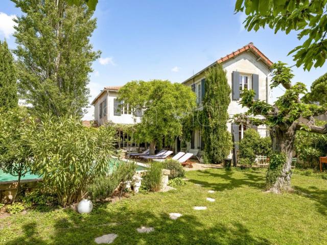 Charmante propriété près de l'Isle sur la Sorgue avec jardin 300m² L'Isle sur la Sorgue