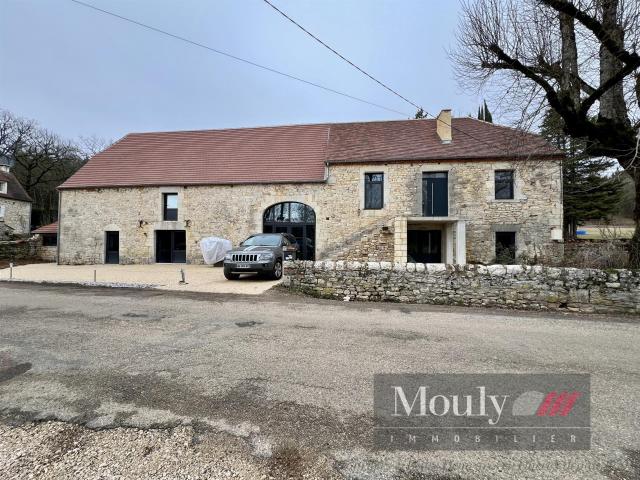Charmante Propriété Rénovée Avec Dépendances Et Terrain Trav. 150m² Saint Chamarand