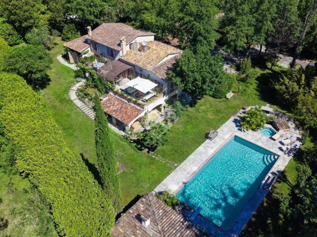 Charmante provençale en pleine nature 300m² Valbonne