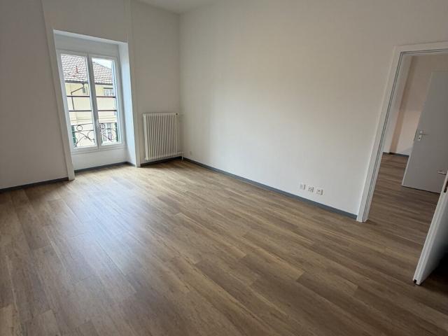 Charmante renovierte 2,5 Zimmer Wohnung im 4. Stock