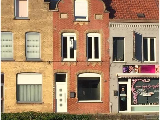 Charmante rijwoning met open zicht in Veurne