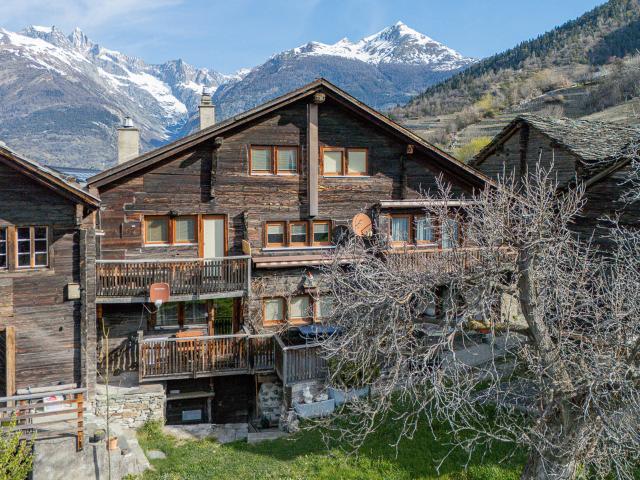 Charmante Wohnung in urchigem Walliser Haus oberhalb Visp