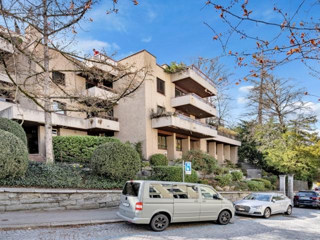 Charmante Wohnung mit Cheminée an zentraler Lage