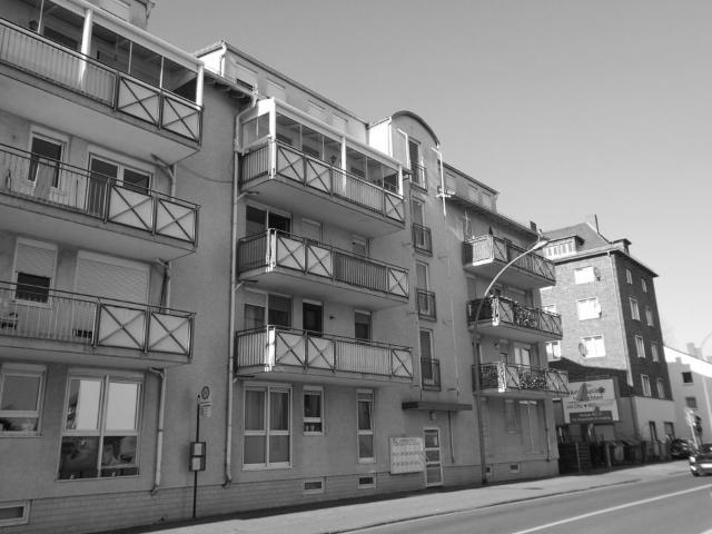 Charmante Wohnung mit großzügiger Terrasse, hochwertiger Einbauküche und Tiefgarage in Hanau Mitte!