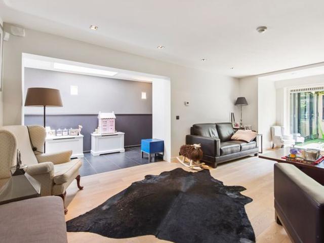 Charmante woning in Deerlijk centrum met handelsruimte