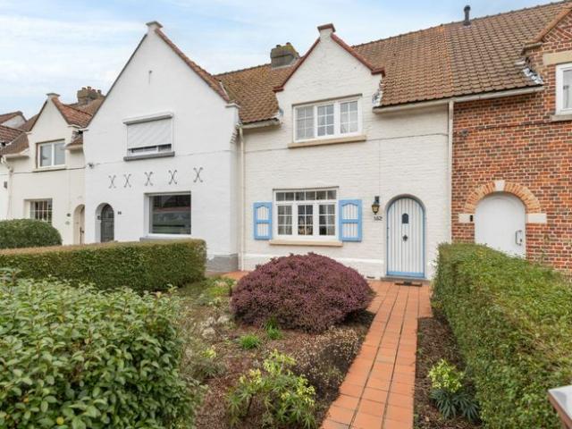 Charmante te renoveren woning te koop in Zeebrugge!