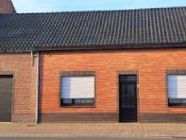 Charmante te renoveren woning met garage en tuin. Ref. 1628