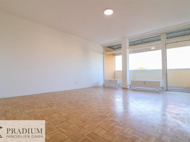 SCHNÄPPCHEN! teilsanierte 2 Zimmer Wohnung mit Loggia in Maria Enzersdorf – Ihr neues Zuhause erwartet Sie!