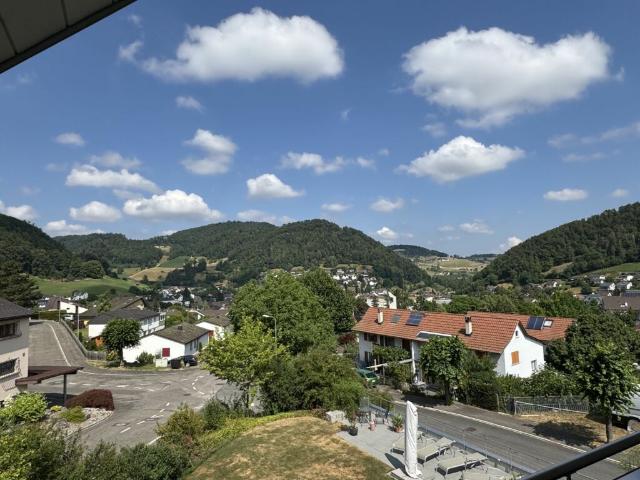 Charmante und komfortable Maisonette Dachwohnung mit fantastischer Weitsicht