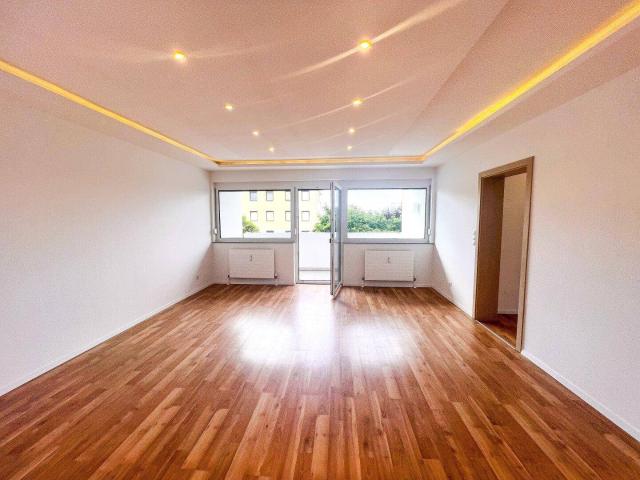Charmante und renovierte 3 Zimmer Wohnung mit Loggia und Autoabstellplatz / Kalsdorf bei Graz