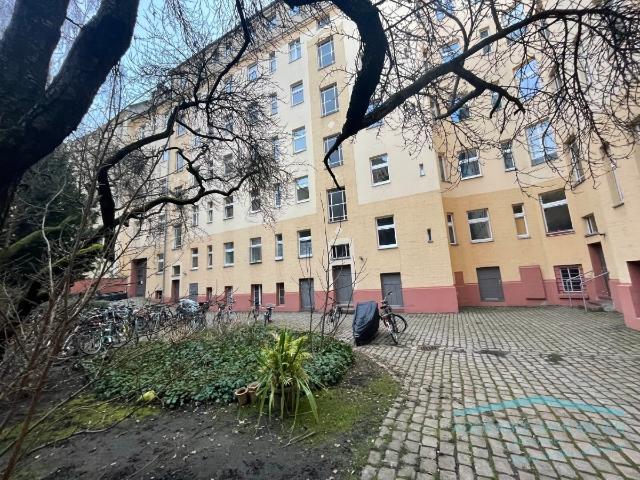 Charmante vermietete 3,5 Zimmer Altbauwohnung in Neukölln – Stilvoll, großzügig & begehrt