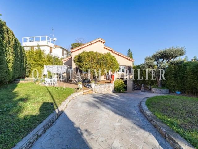 CAP MARTIN VILLA 4 CHAMBRES AVEC GRAND JARDIN ET PISCINE