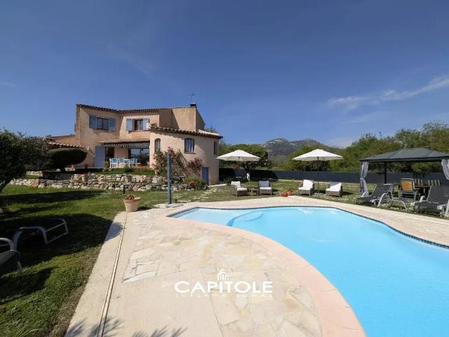 Charmante villa 5 pièces avec piscine à La Gaude 154m² La Gaude