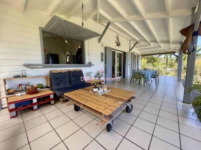 Charmante villa à Deshaies, cadre paisible et fort potentiel locatif
