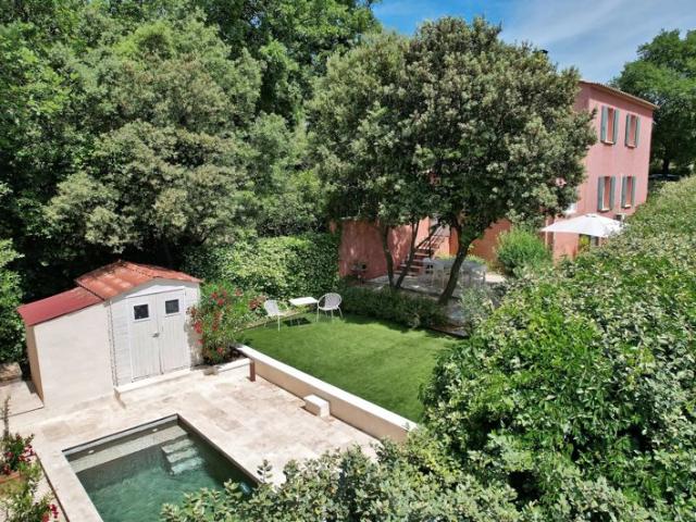Charmante villa à proximité immédiate d'Uzès