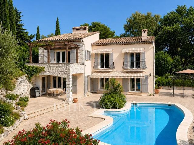 Charmante villa avec vue dégagée Saint Paul de Vence