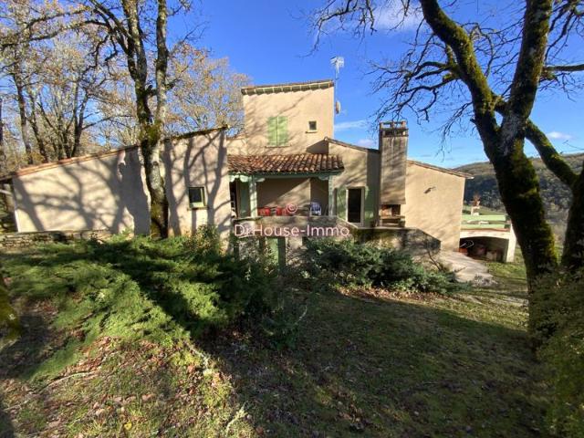 Charmante villa avec piscine et jardin paysager