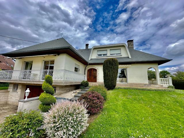 Charmante villa de 152m2 avec 5 chambres et vaste jardin à Burnaupt le Haut