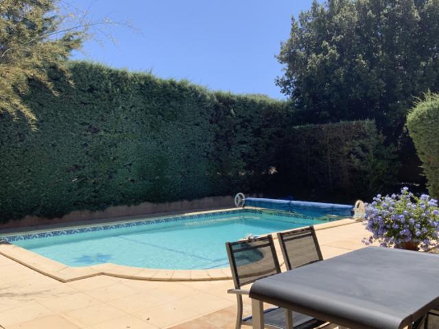 Charmante villa de plain pied avec piscine