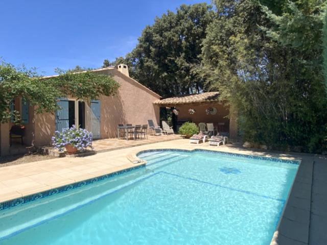 Charmante villa de plain pied avec piscine