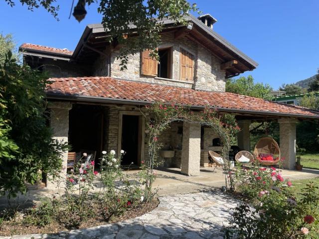 Charmante Villa im Grünen