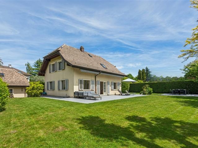 Charmante Villa in Commugny – Expansionspotenzial