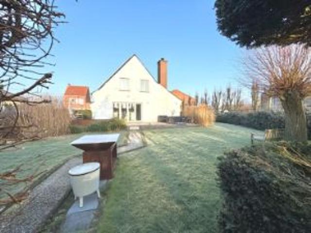 Charmante villa op een mooi perceel grond van 991 m²