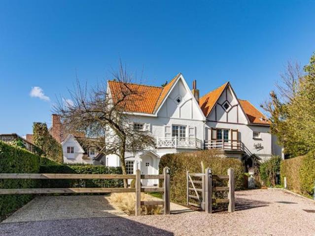 Charmante villa op een rustige ligging in een paadje!