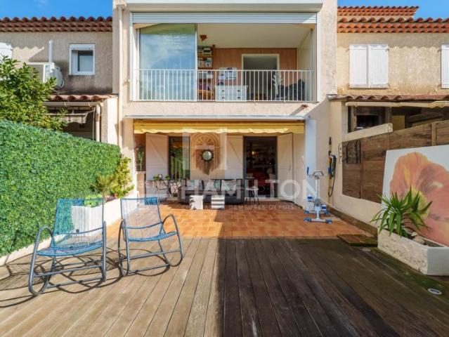 Véritable coup de cœur pour ce bas de villa en duplex — L'Ile Verte, Valbonne