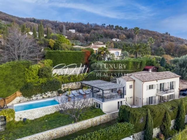 CHARMANTE VILLA SUR LES COLLINES DE LA CÔTE D'AZUR