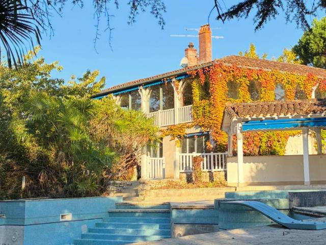 Charmante villa sur les hauteurs de pujols 226m² Pujols